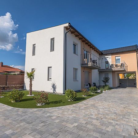 Melomi 1 Apartman Sárvár Eksteriør bilde